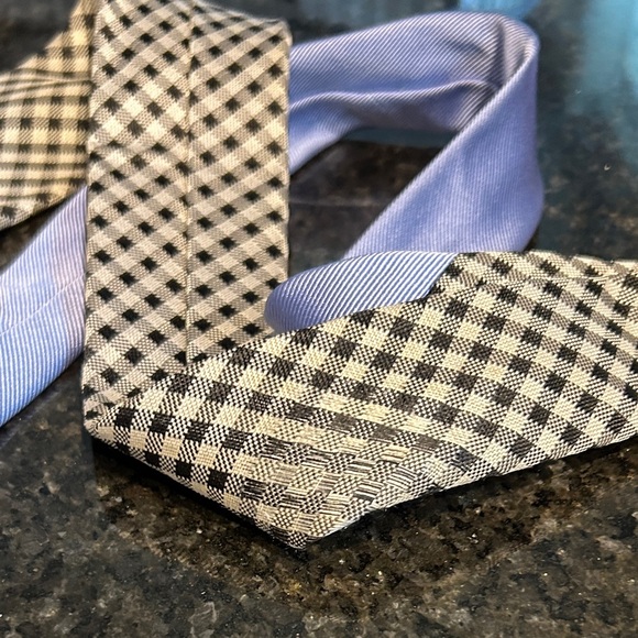 TOMMY HILFIGER Silk Tie • Black & White Plaid Blade • Blue Tail - Picture 6 of 8